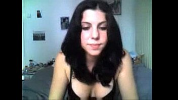 julia unwraps and frigs herself on webcam - bunniesoflincolncom